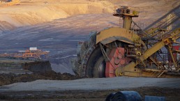 Construction and mining worksite using RTLS and geofencing technology to track workers, monitor equipment, and improve real-time safety visibility.