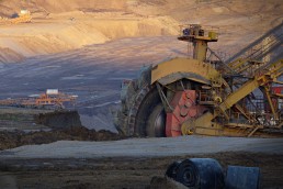 Construction and mining worksite using RTLS and geofencing technology to track workers, monitor equipment, and improve real-time safety visibility.
